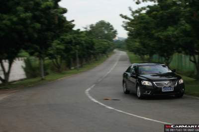 Toyota Camry 2.0 (A) Review