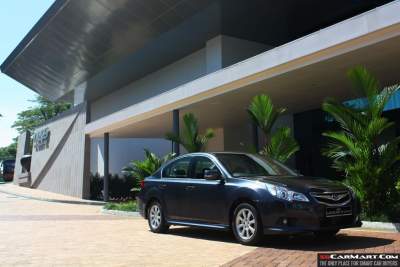 Subaru Legacy 2.0i (A) Review