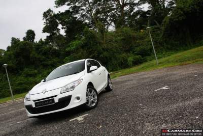 Renault Megane Hatch 1.6 (A) Review