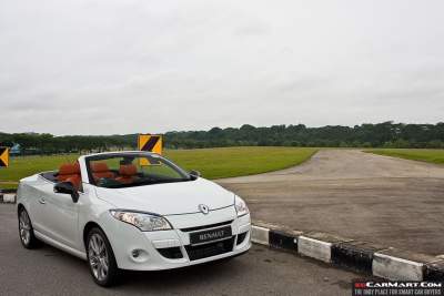 Renault Megane Coupe-Cabriolet 2.0 (A) Review