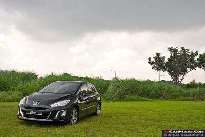 Peugeot 308 1.6 Turbo Allure Glassroof (A) Facelift Review