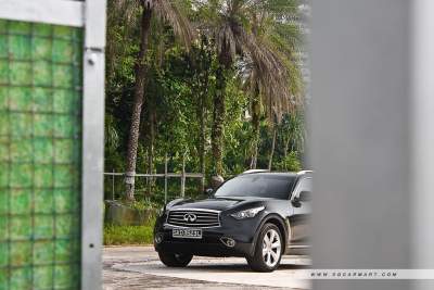 Infiniti FX50 5.0 V8 (A) Review