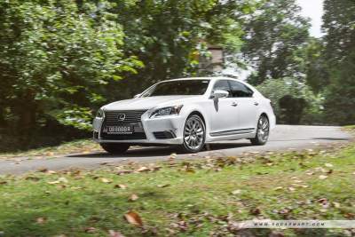 Lexus LS600hl Hybrid 5.0 (A) Review