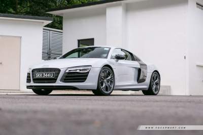 Audi R8 5.2 V10 Plus (A) Facelift Review