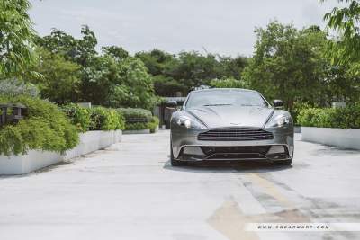 Aston Martin Vanquish 6.0 (A) Review
