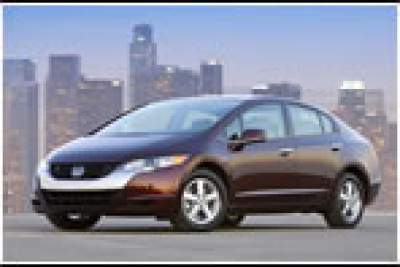 Honda starts manufacturing the FCX