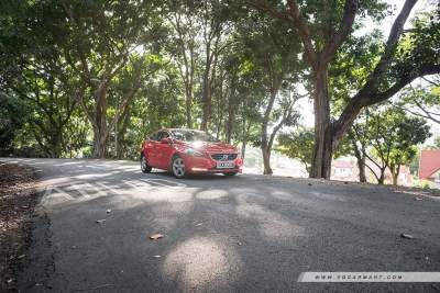 Volvo V40 T2 (A) Review