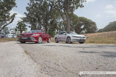 Toyota Camry 2.5 vs Volkswagen Passat 1.8 TSI Highline