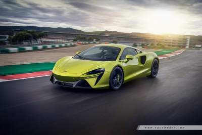 McLaren Artura Plug-in Hybrid 3.0 V6 (A) First Drive Review