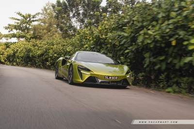 McLaren Artura Plug-in Hybrid 3.0 V6 (A) Review