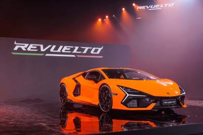 Lamborghini Revuelto makes premiere in Japan