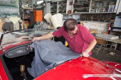 Workshops with reliable car windscreen repair and soft-top replacement services