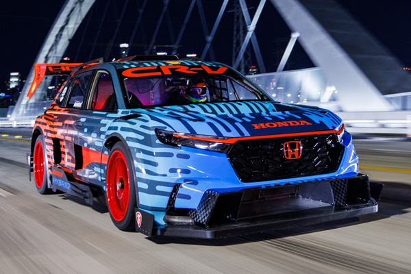 Honda releases new video of the CR-V Hybrid Racer