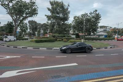 4 things you need to know about using a roundabout