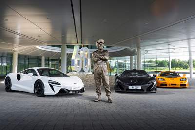 Bruce McLaren awarded honorary degree in engineering