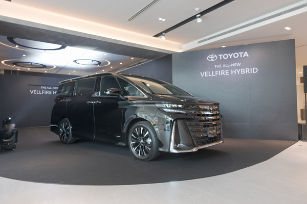 Toyota Vellfire Hybrid officially debuts in Singapore