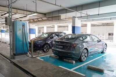 More time but tighter rebate caps for early EV adopters