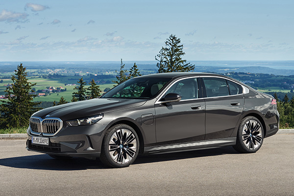 BMW 5 Series gets new plug-in hybrid variants