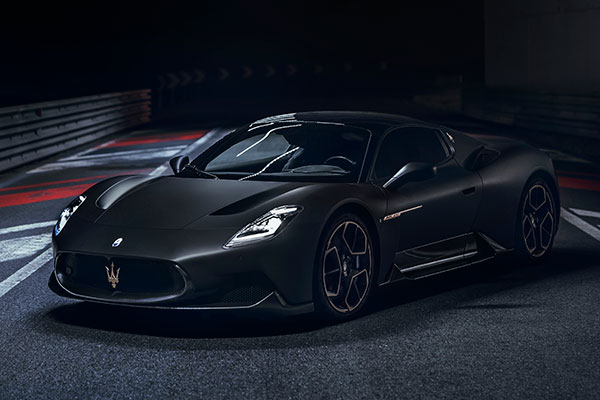Maserati reveals the MC20 Notte Edition