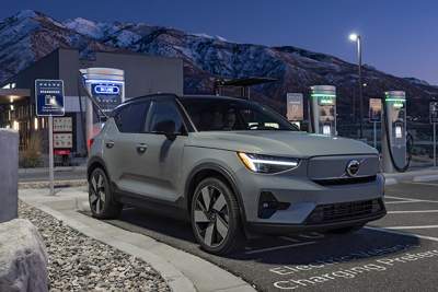 Volvo and Starbucks open fast charging network in the U.S.A