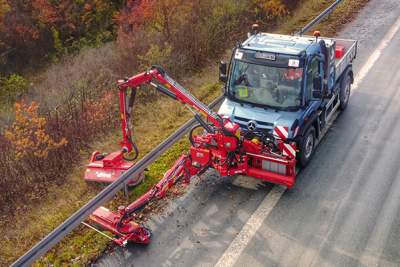 Mercedes-Benz tests prototype hydrogen-powered Unimog