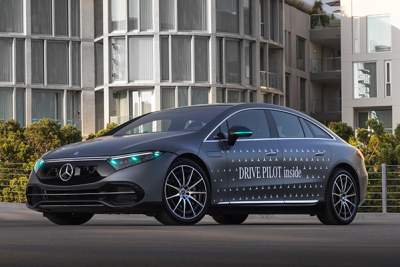 Mercedes-Benz automated vehicles to get turquoise lights