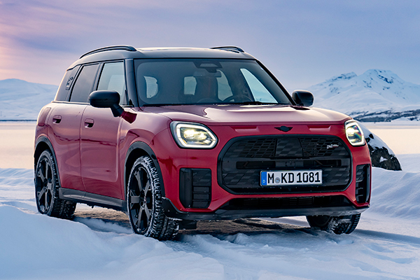 MINI reveals new photos of the Countryman S ALL4 in JCW trim