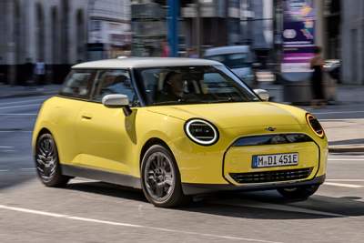 MINI reveals images of new Cooper E in Classic trim