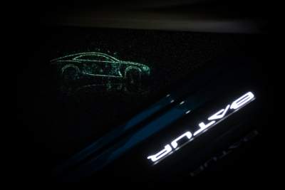 Bentley introduces 'light sculpture' system on the Batur