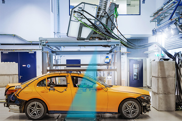 Mercedes-Benz first manufacturer to use X-ray in crash test