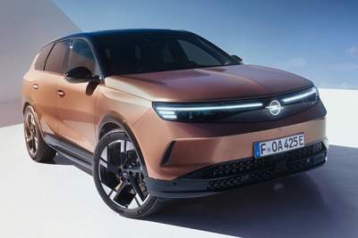 New Opel Grandland goes all sleek and high-tech