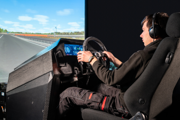 Bentley installs a Compact Full Spectrum Driving Simulator