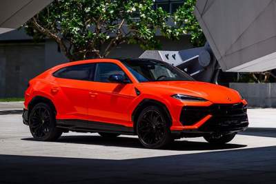 Lamborghini Urus SE tours the globe