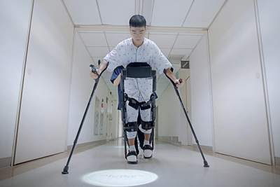 New Hyundai robot assists soldiers on rehabilitation journey