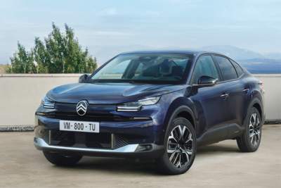 Citroen reveals updated C4 and C4 X