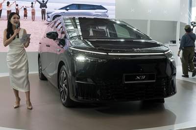 RHD XPENG X9 marks its global debut in Singapore