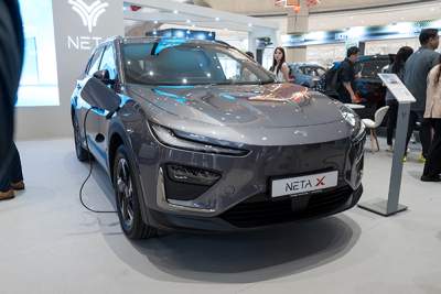 Neta X and Neta Aya make Singapore debut
