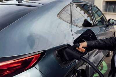 Seat reaffirms commitment to electrification in 2025