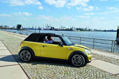MINI showcases the new Convertible in Detroit