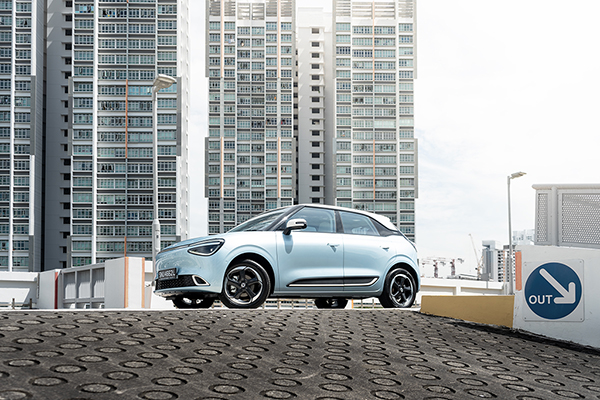 explore new car guides image