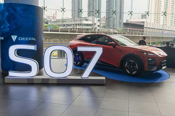 Deepal S07 launched in Singapore as new showroom opens doors