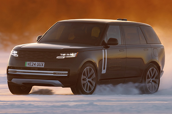 Range Rover prototypes impress on the ice