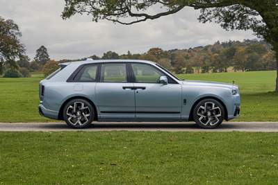 Rolls-Royce presents bespoke Black Badge Cullinan Series II