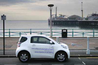 Toyota iQ hits more than 800 km on one tank of fuel in UK