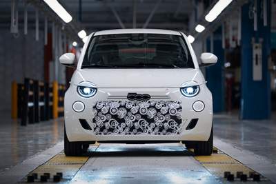 Assembly of new Fiat 500 Hybrid pre-production units begins