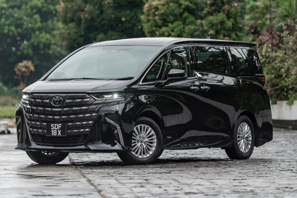 Toyota Alphard Hybrid Elegance Review