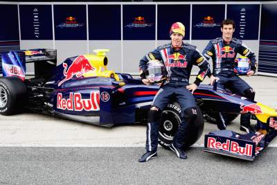 2009 Red Bull Formula 1 car makes track debut!