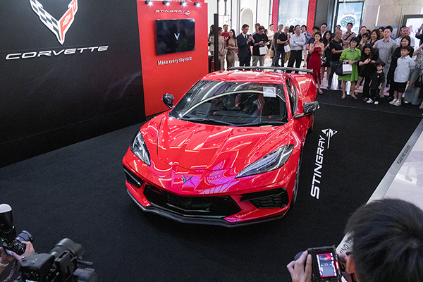Corvette Stingray lands in Singapore