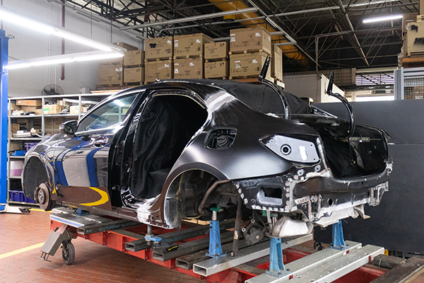 Mercedes-Benz Aftersales Centre: Behind the scenes