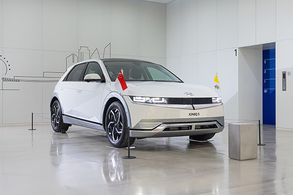 HMGICS to display Ioniq 5 used by the late Pope Francis